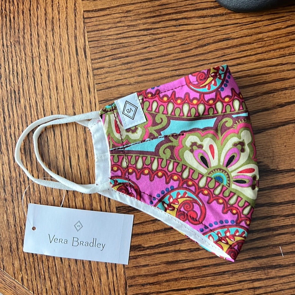 Vera Bradley mask. New with tags. Never worn